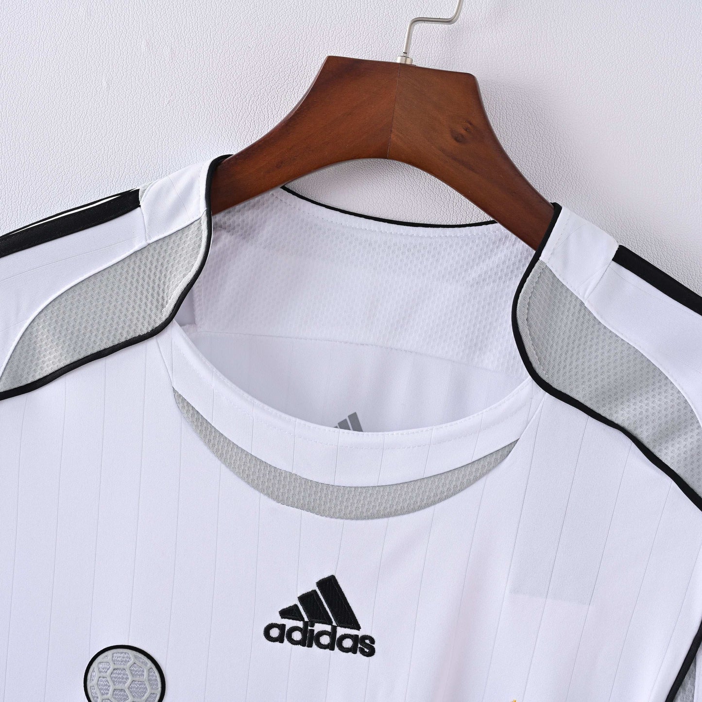 2006-07 Real Madrid Home Kit - Retro Classic Kits