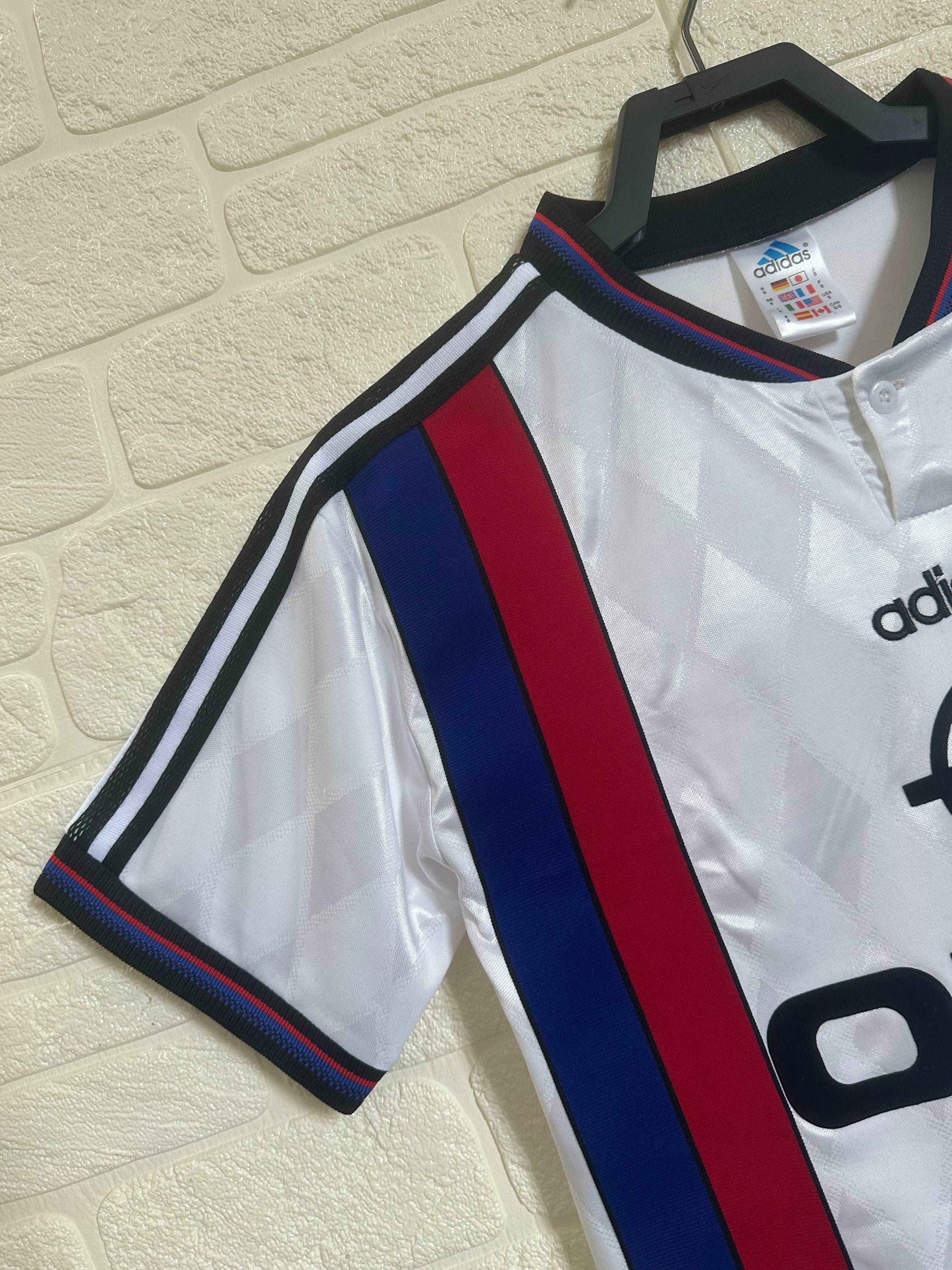 1996-98 Bayern Munich Away Shirt - Kit Legacy