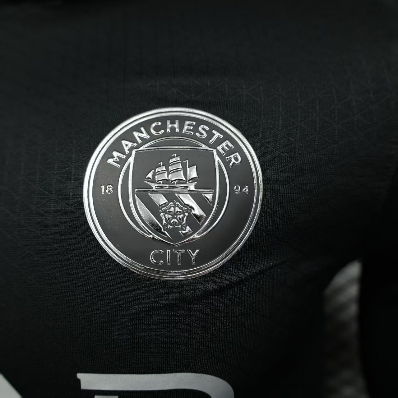 Manchester City 2025-26 Away Kit - Long Sleeve
