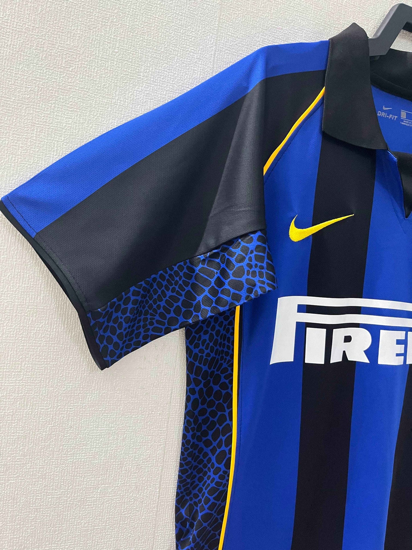 2001-02 Inter Milan Home Shirt - Retro Classic Kits