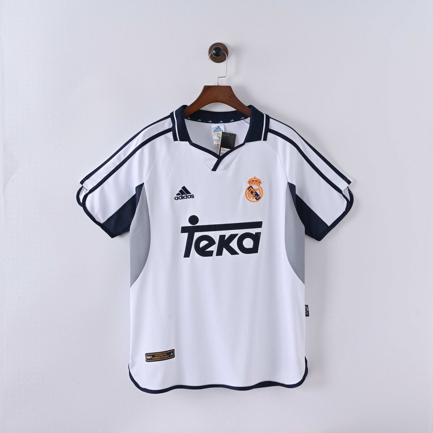 2000-01 Real Madrid Home Kit - Retro Classic Kits