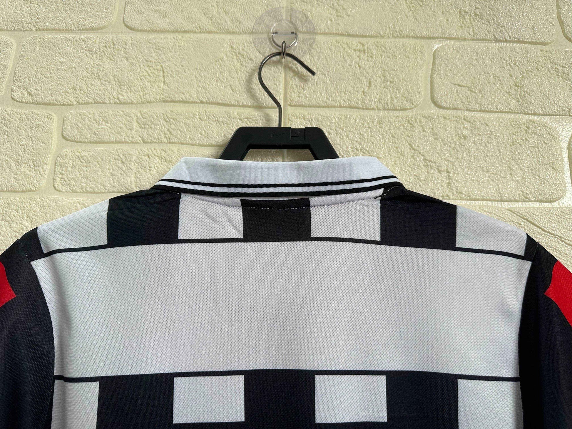 2001-02 Juventus Home Shirt - Retro Classic Kits