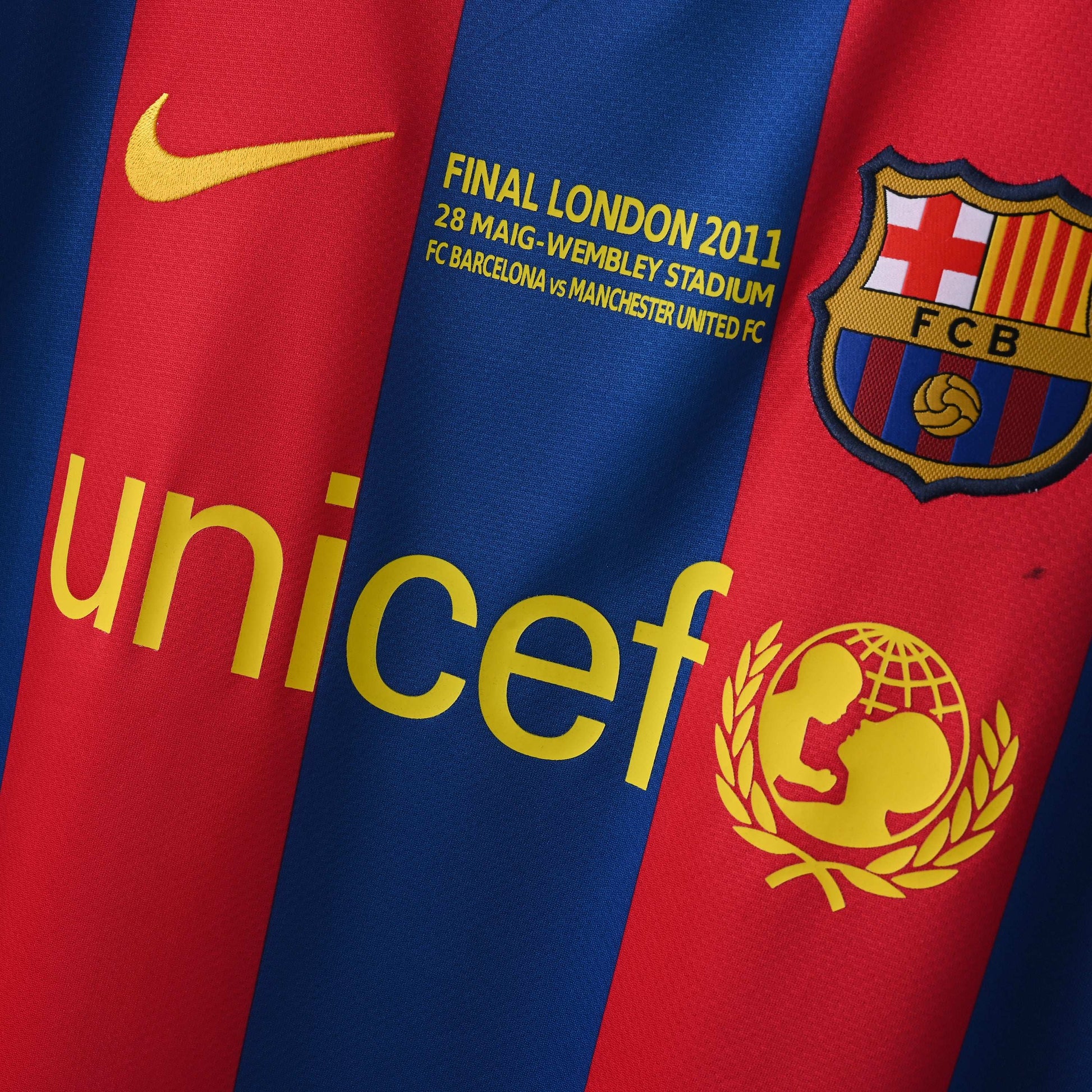 2010-11 FC Barcelona Home Kit - Retro Classic Kits