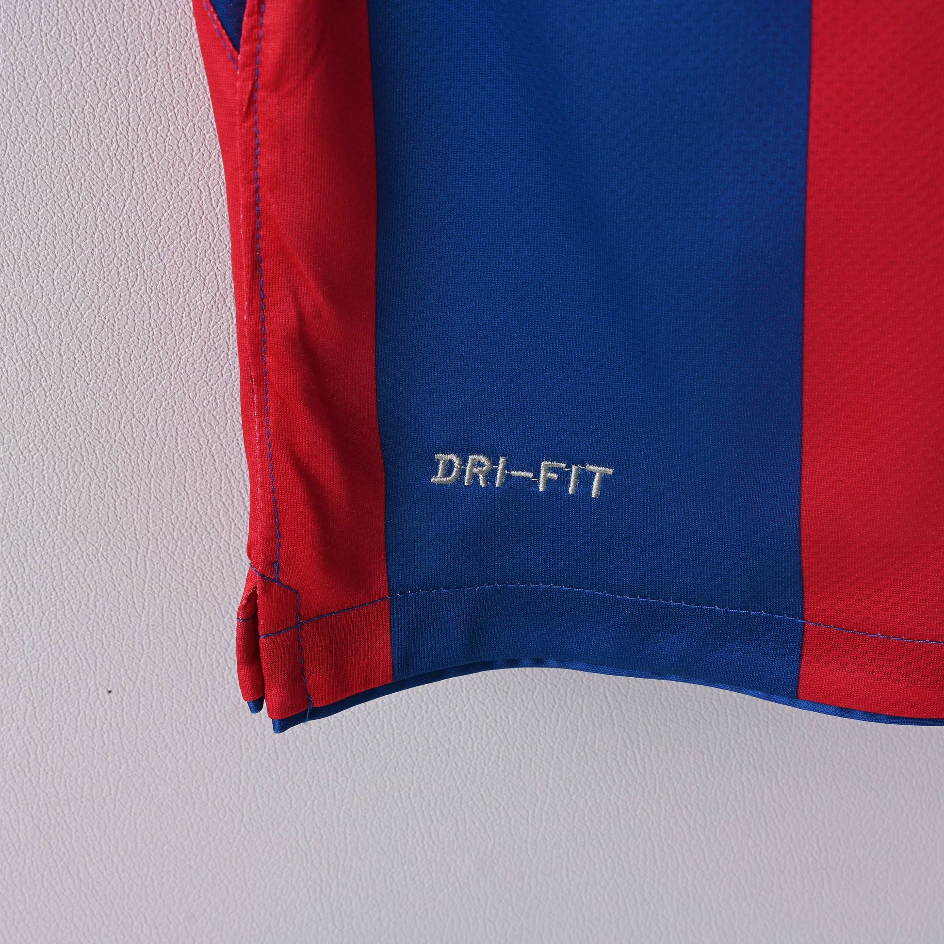 2010-11 FC Barcelona Home Kit - Retro Classic Kits