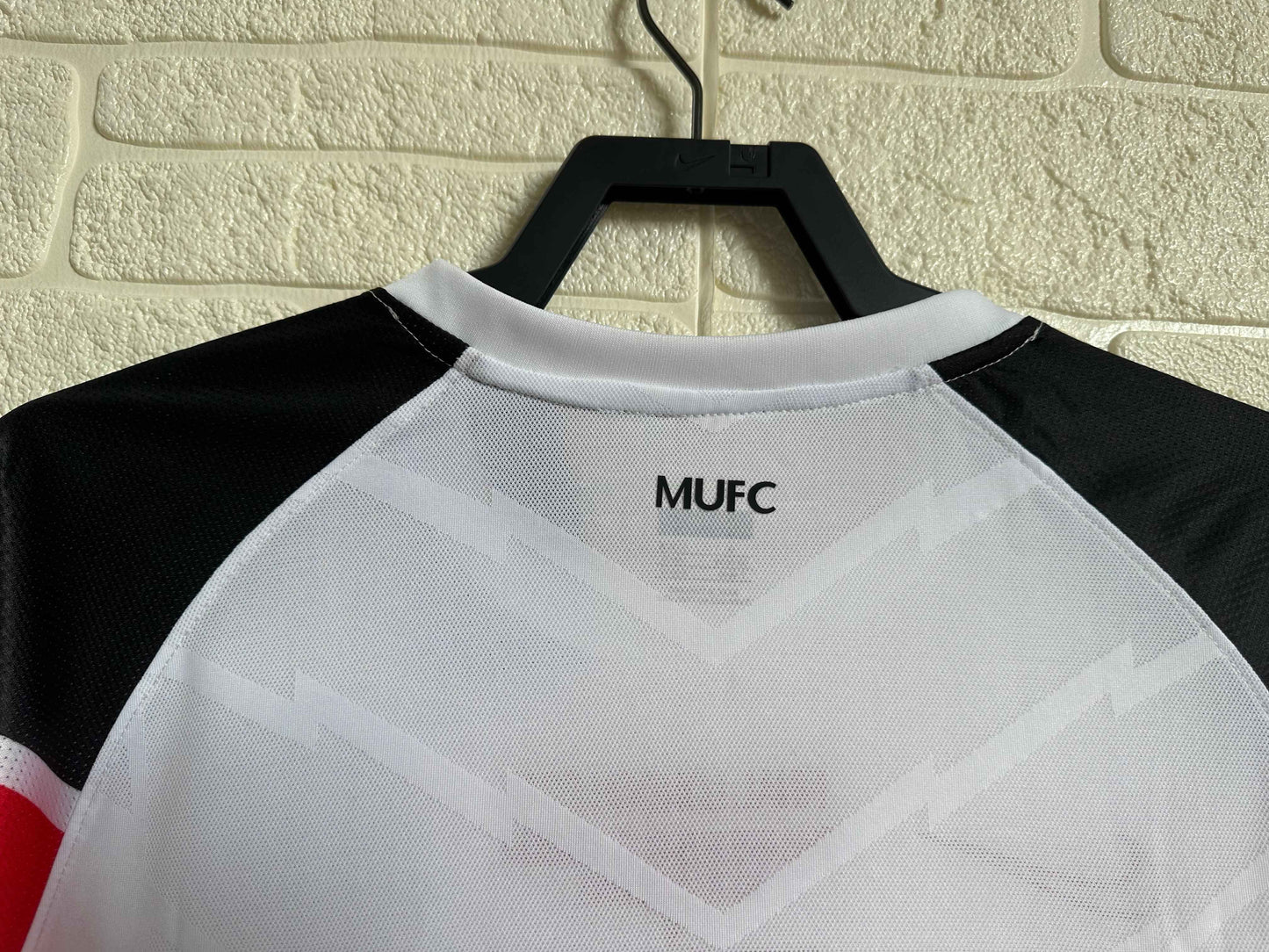 2010-11 Manchester United Away Shirt - Retro Classic Kits