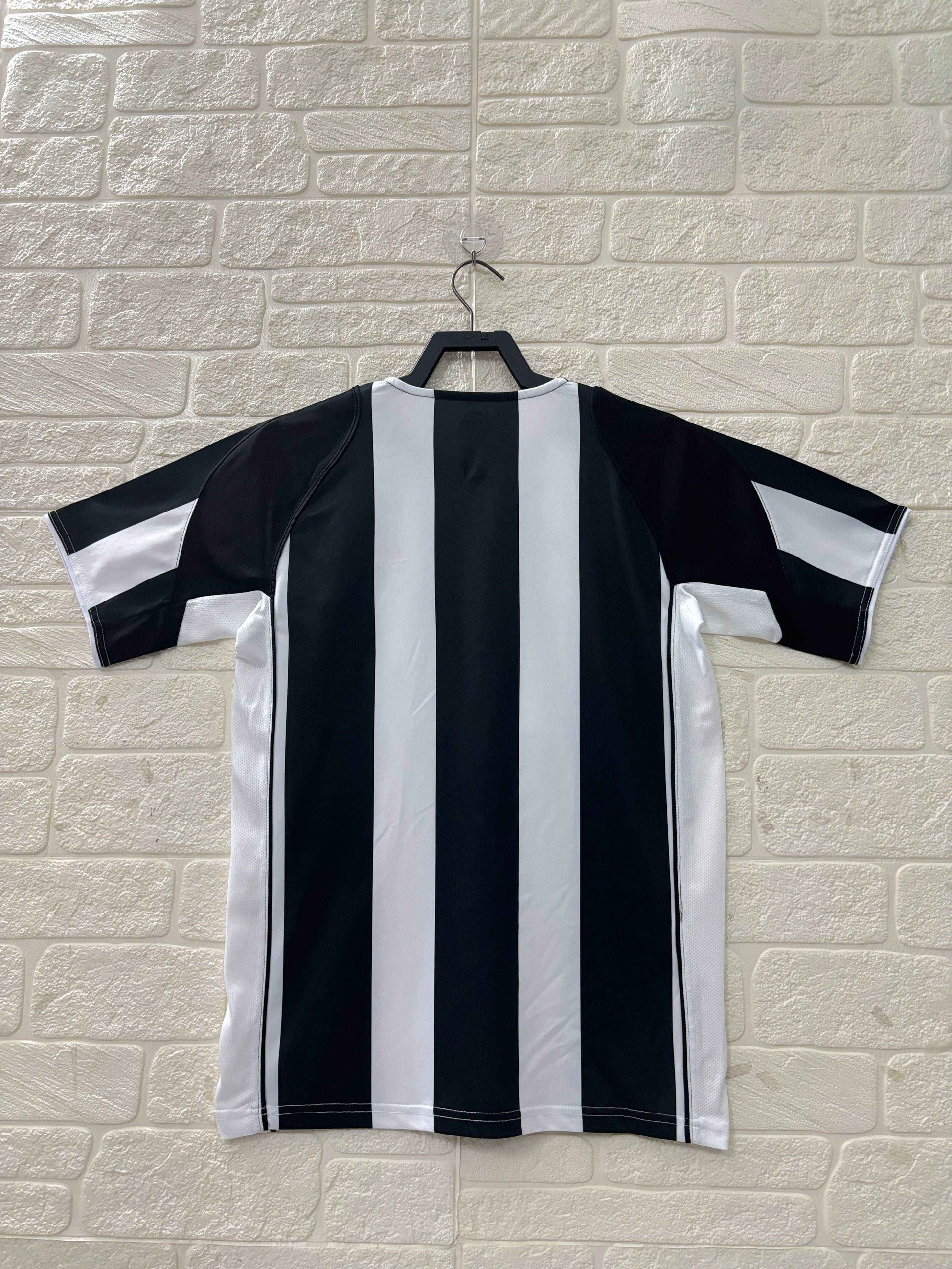 2004-05 Juventus Home Shirt - Retro Classic Kits