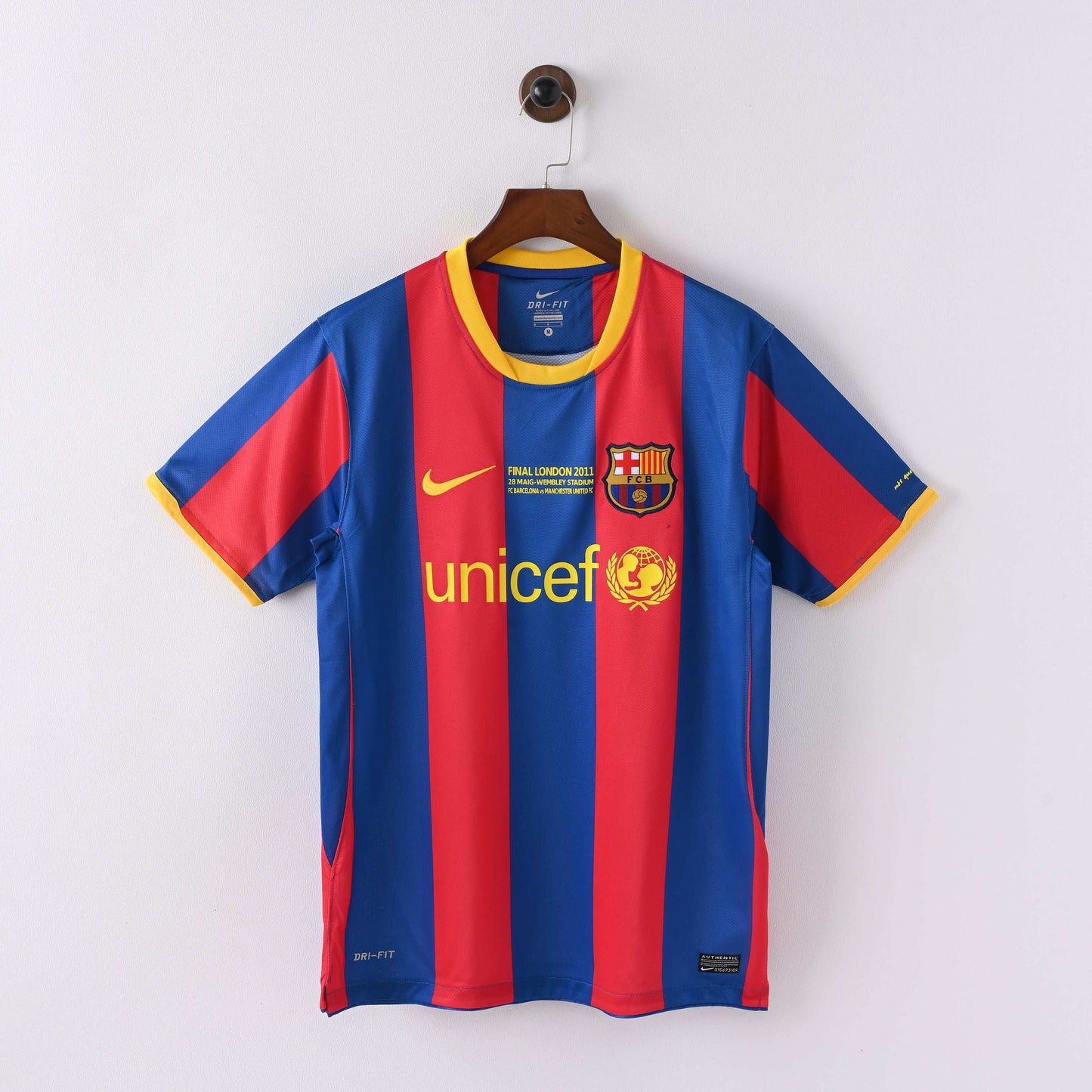 2010-11 FC Barcelona Home Kit - Retro Classic Kits