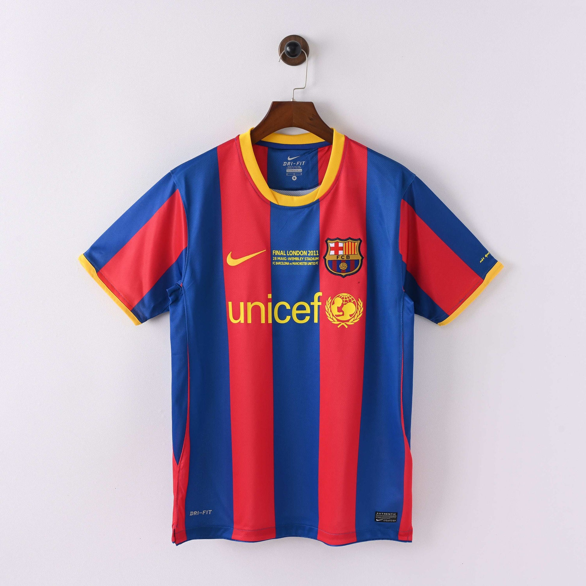 2010-11 FC Barcelona Home Kit - Retro Classic Kits