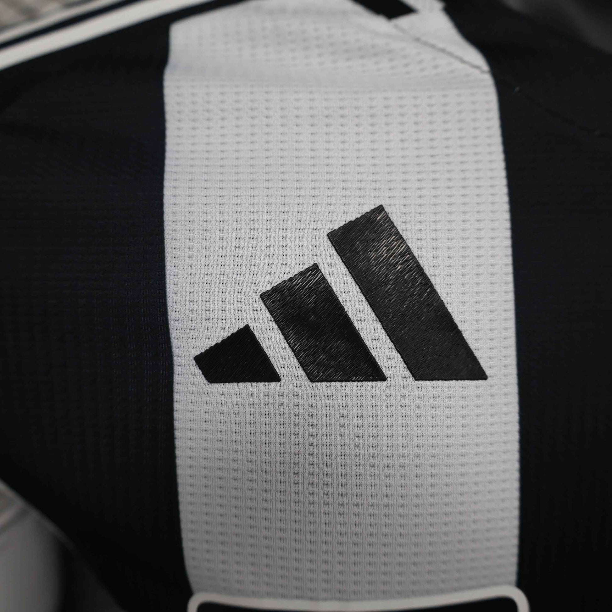 2024-25 Newcastle United Home Shirt [Player Version] - Retro Classic Kits