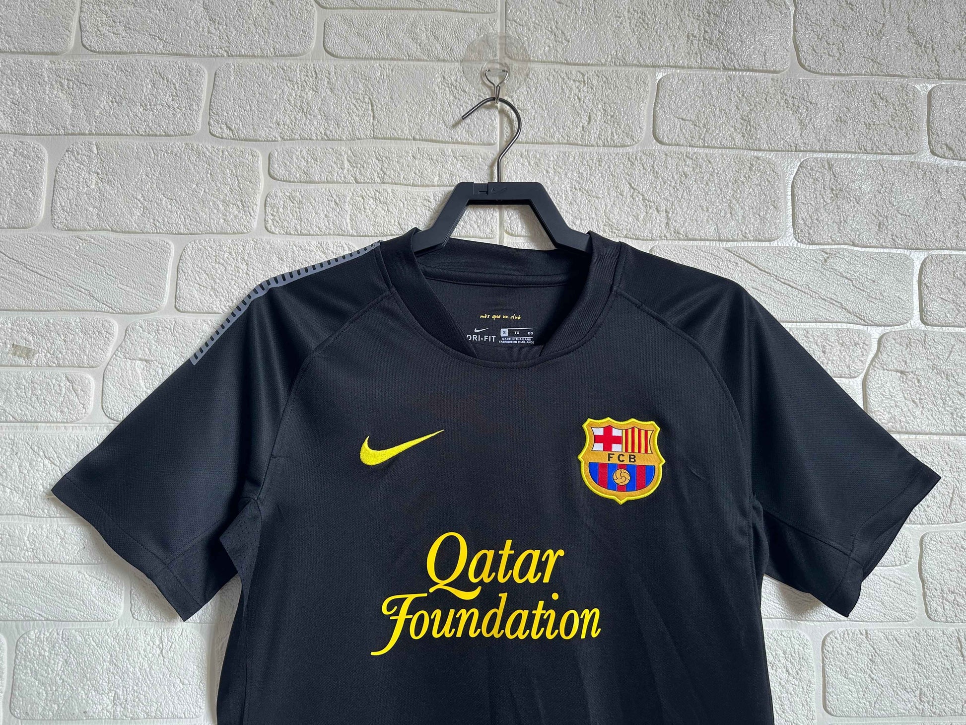 2011-12 FC Barcelona Away Shirt - Retro Classic Kits