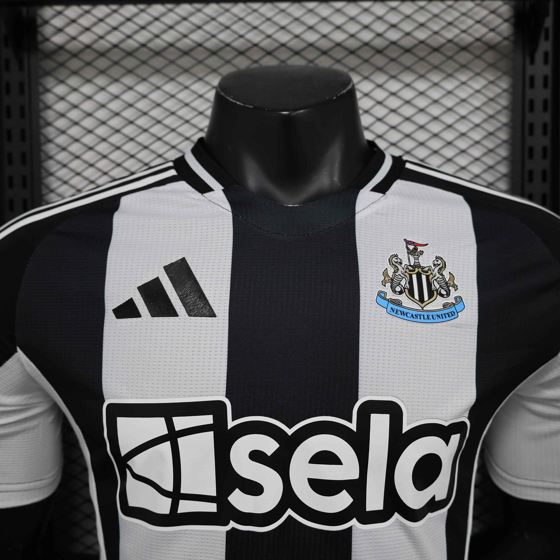 2024-25 Newcastle United Home Shirt [Player Version] - Retro Classic Kits