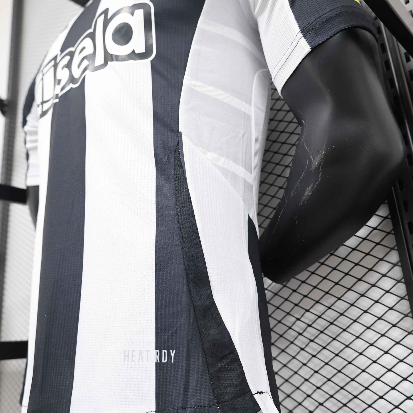 2024-25 Newcastle United Home Shirt [Player Version] - Retro Classic Kits