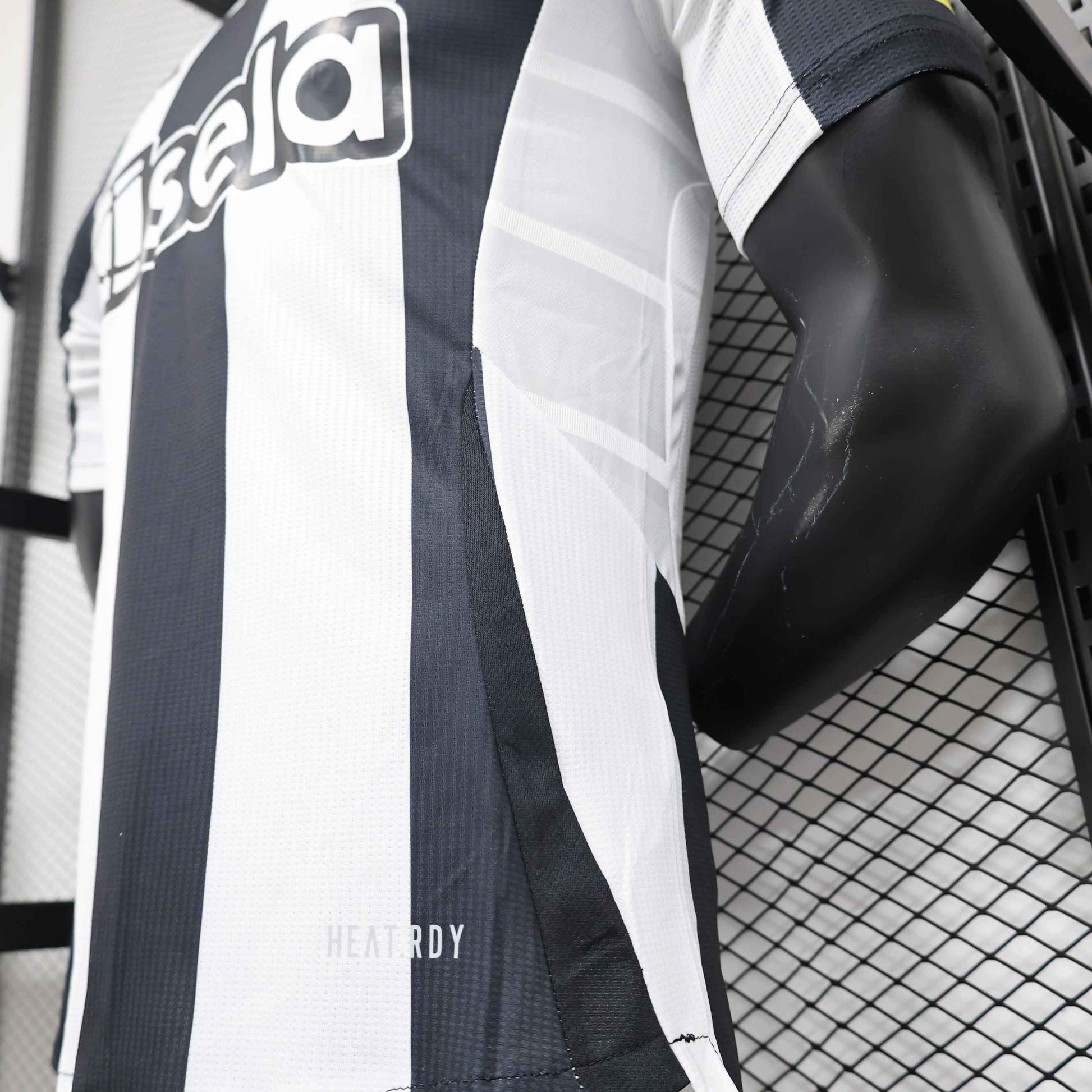 2024-25 Newcastle United Home Shirt [Player Version] - Retro Classic Kits