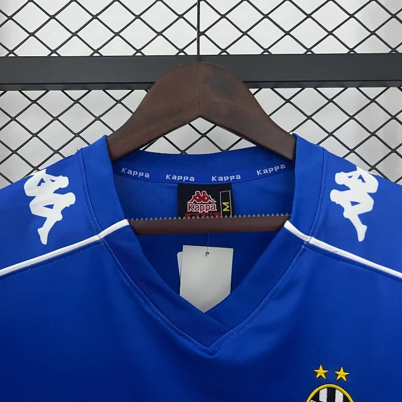 1999-00 Juventus Away Kit - Retro Classic Kits
