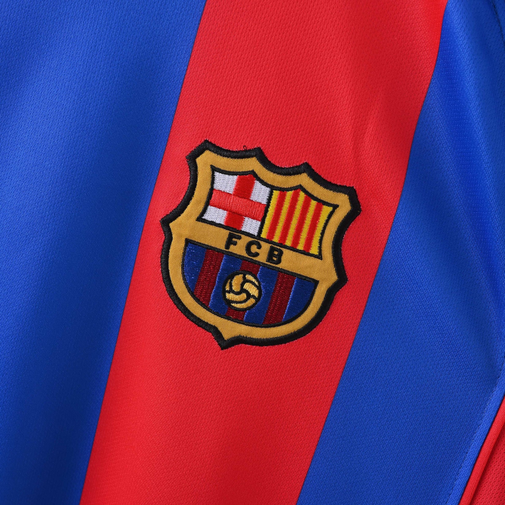 2004-05 FC Barcelona Home Kit - Retro Classic Kits