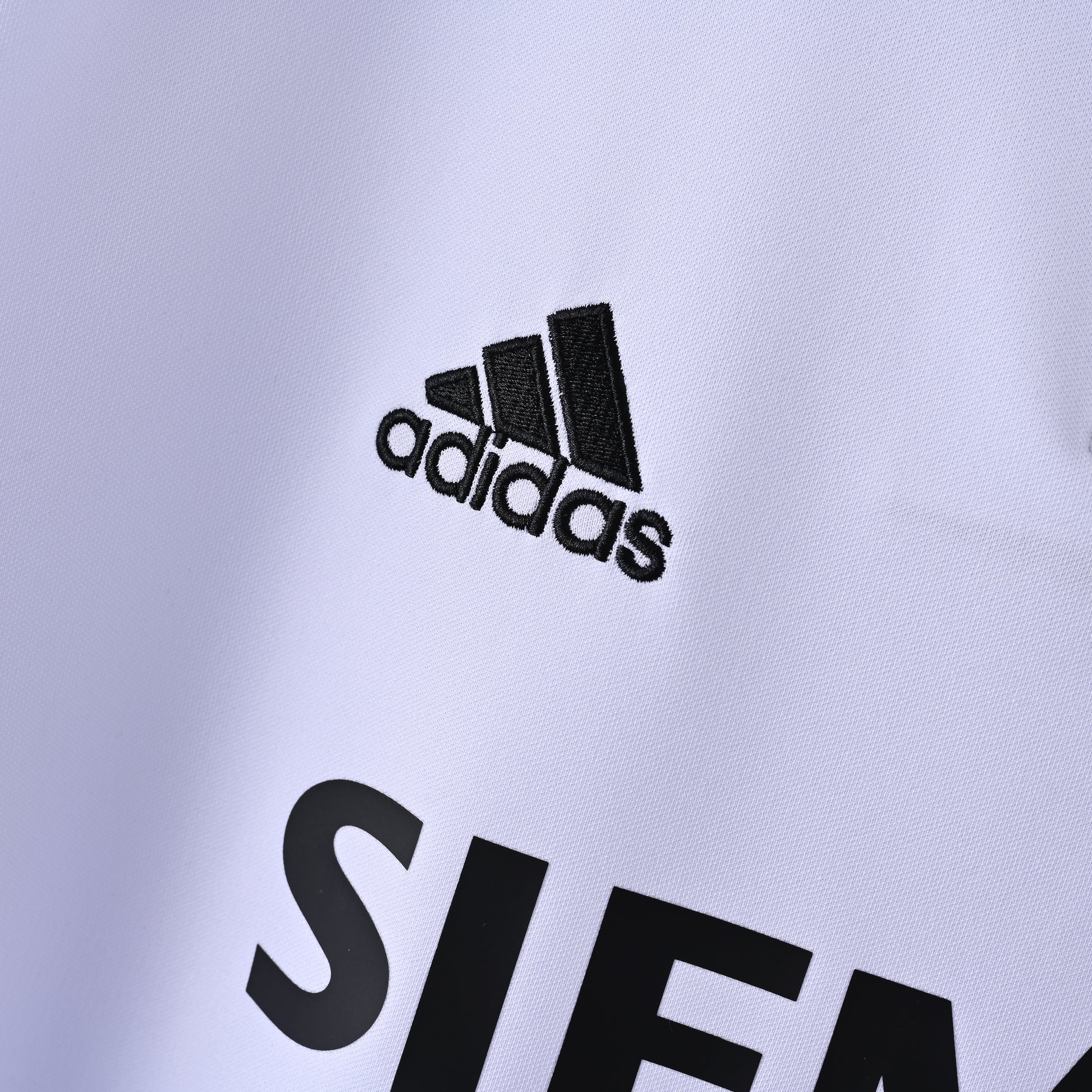 2005-06 Real Madrid Home Kit - Retro Classic Kits