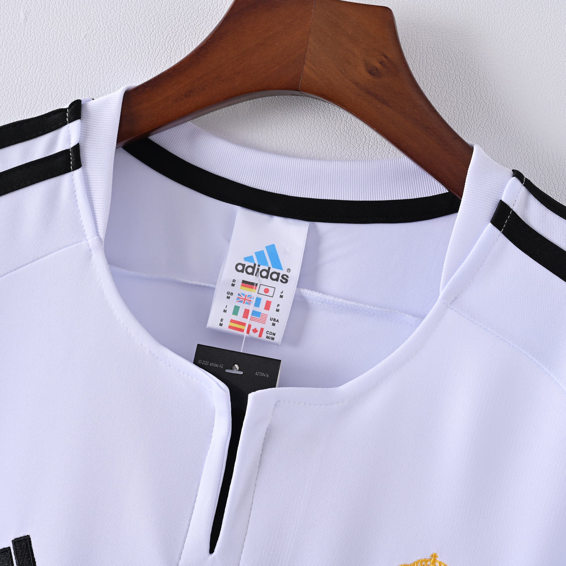 2005-06 Real Madrid Home Kit - Retro Classic Kits