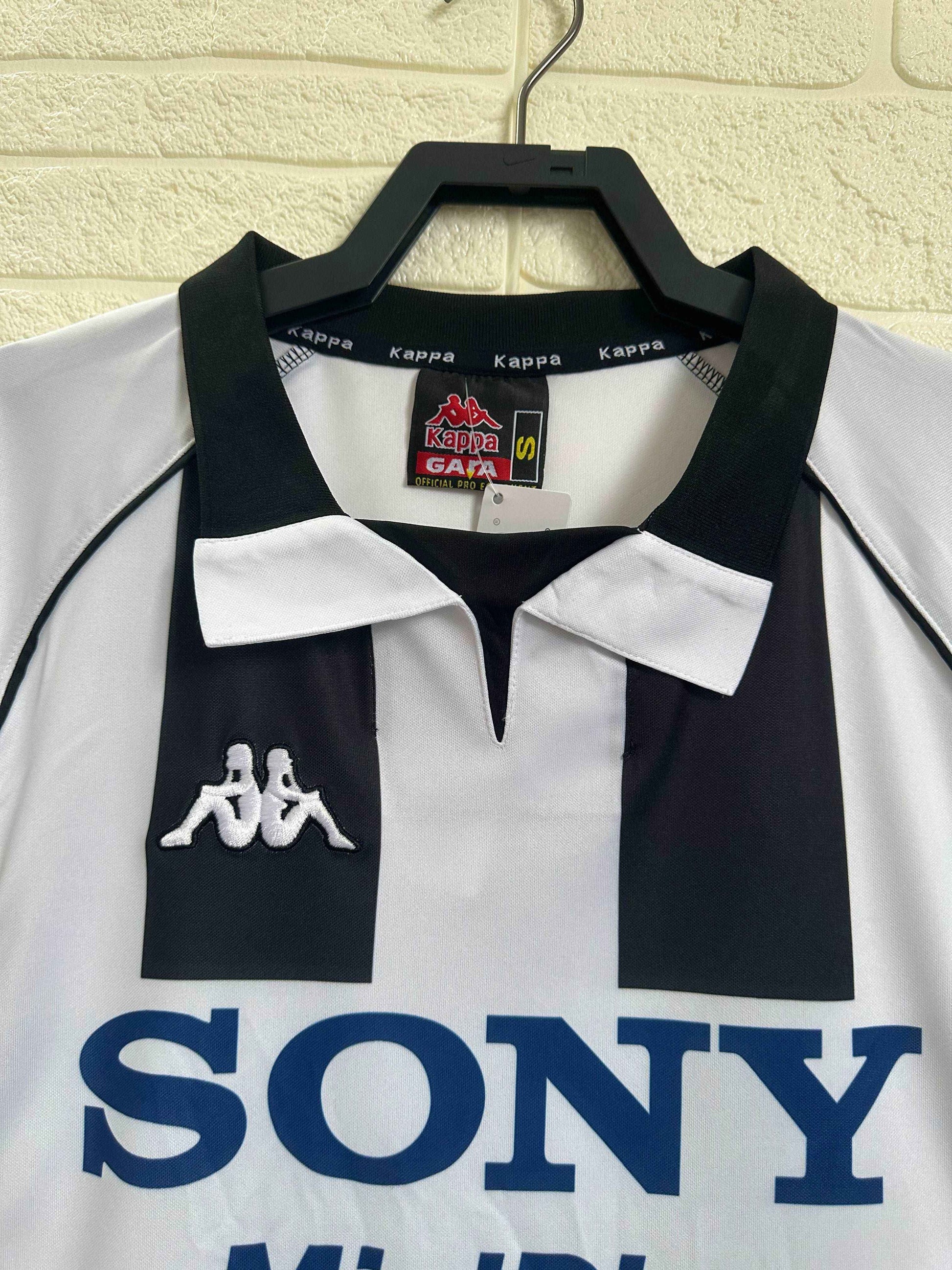 1997-98 Juventus Home Shirt - Retro Classic Kits