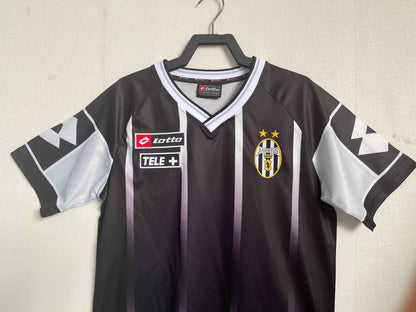 2000-01 Juventus Home Shirt - Retro Classic Kits
