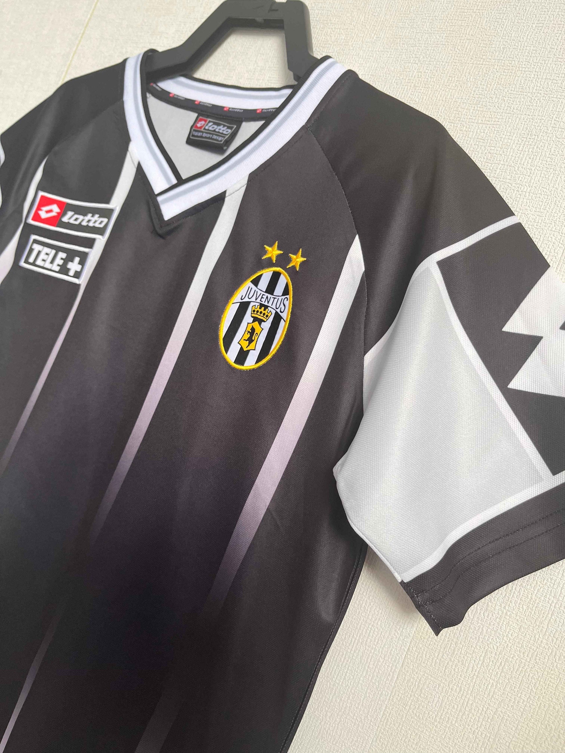 2000-01 Juventus Home Shirt - Retro Classic Kits