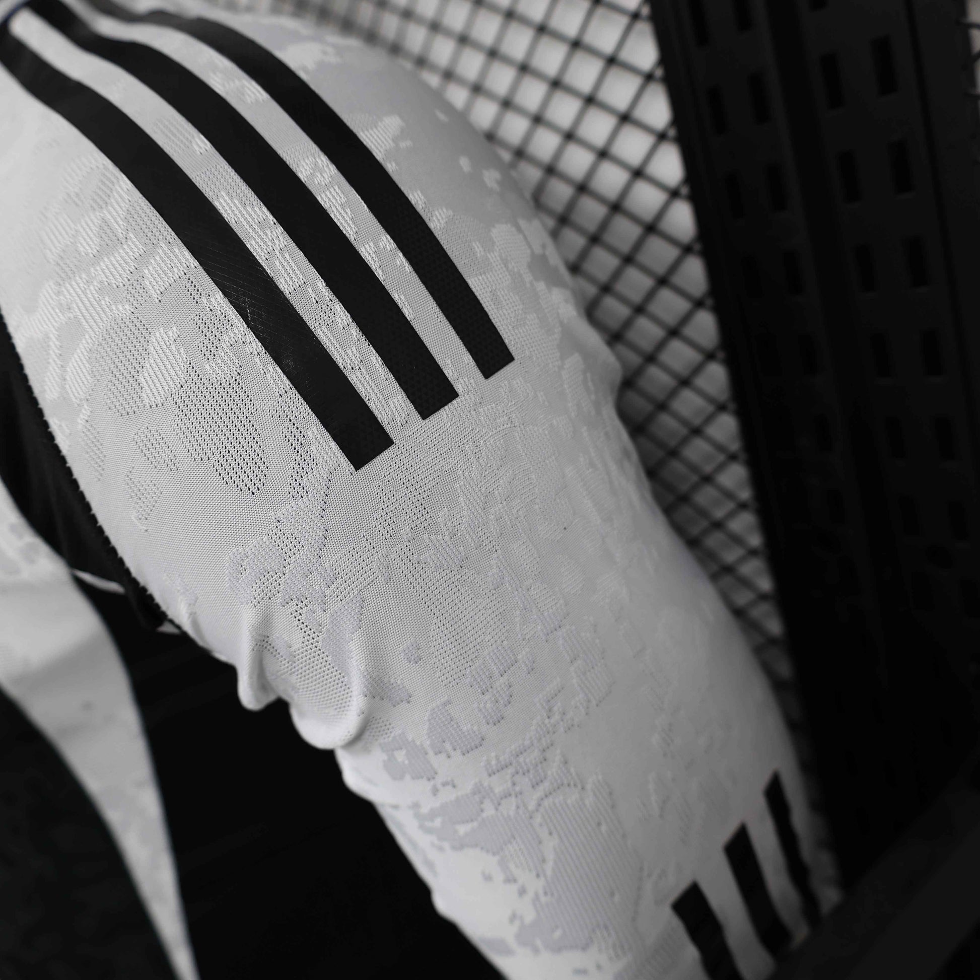 2024-25 Juventus Home Shirt - Long Sleeve [Player Version] - Retro Classic Kits