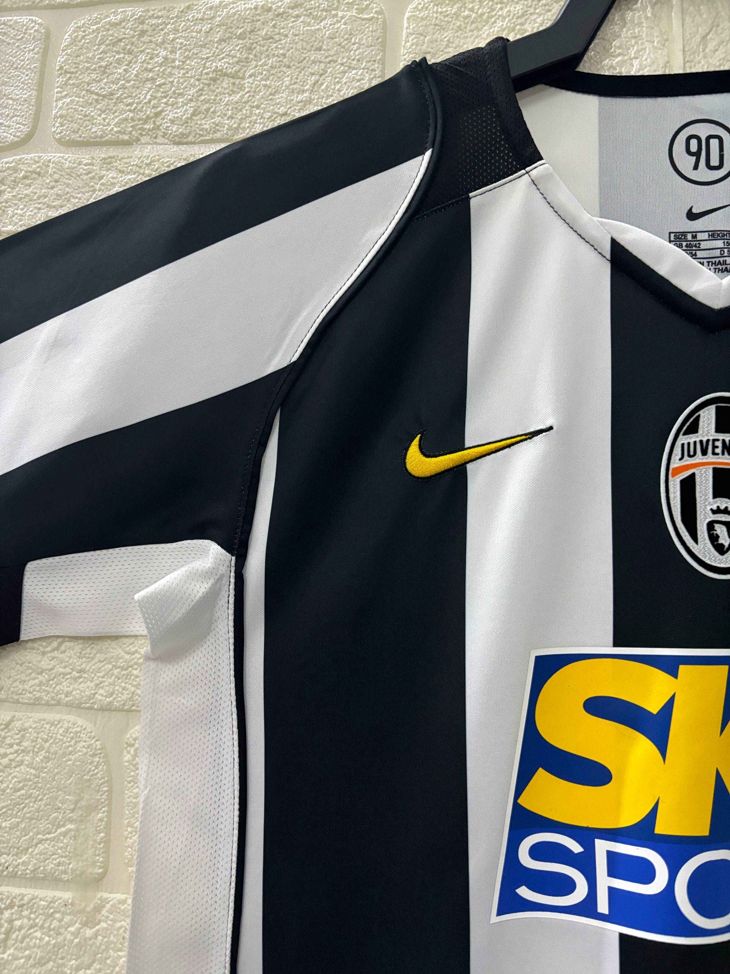 2004-05 Juventus Home Shirt - Retro Classic Kits