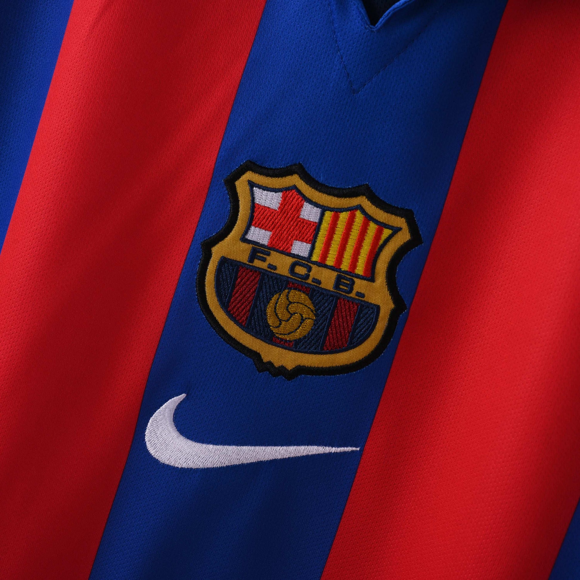 2001-02 FC Barcelona Home Kit - Retro Classic Kits