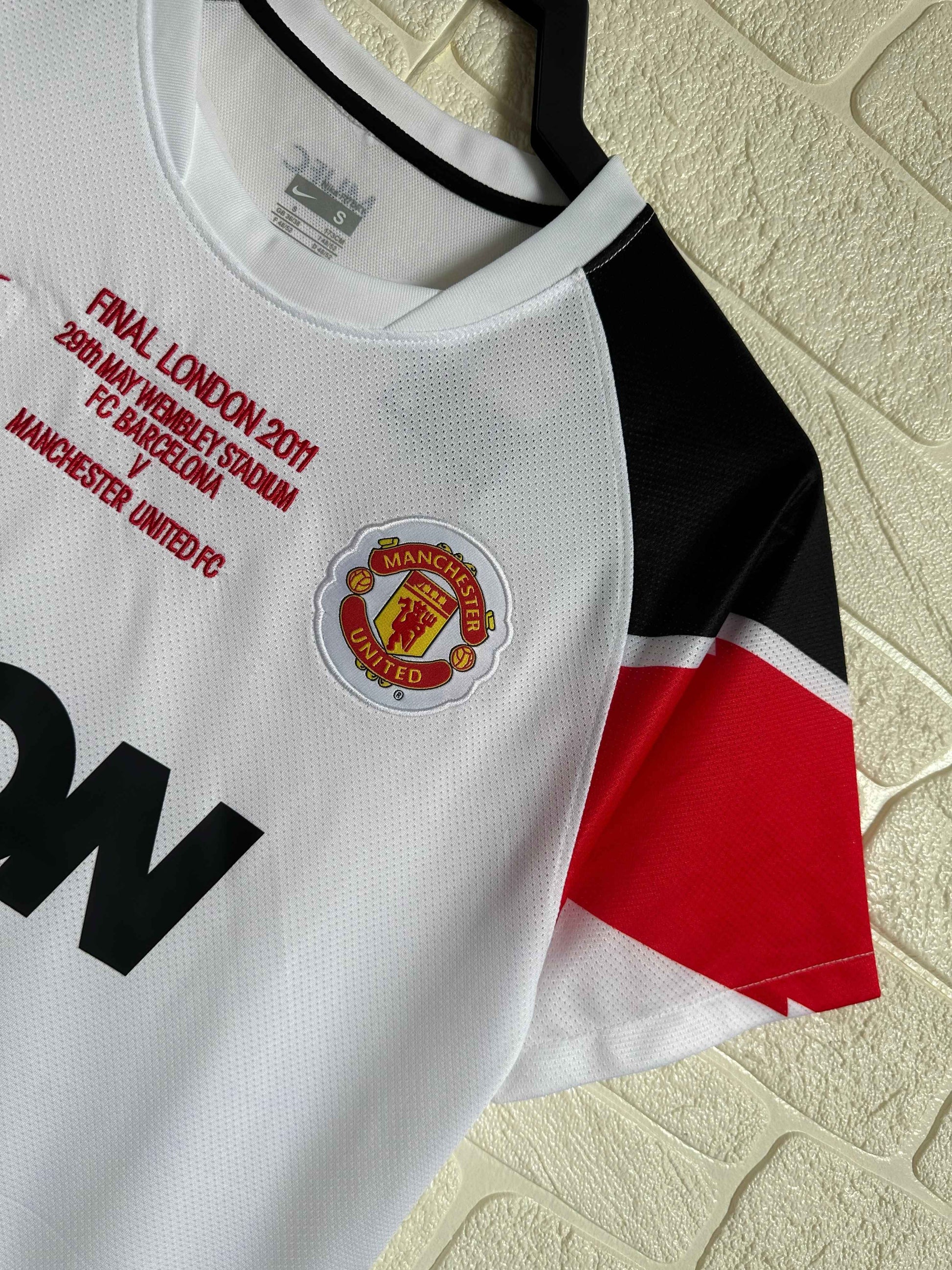 2010-11 Manchester United Away Shirt - Retro Classic Kits