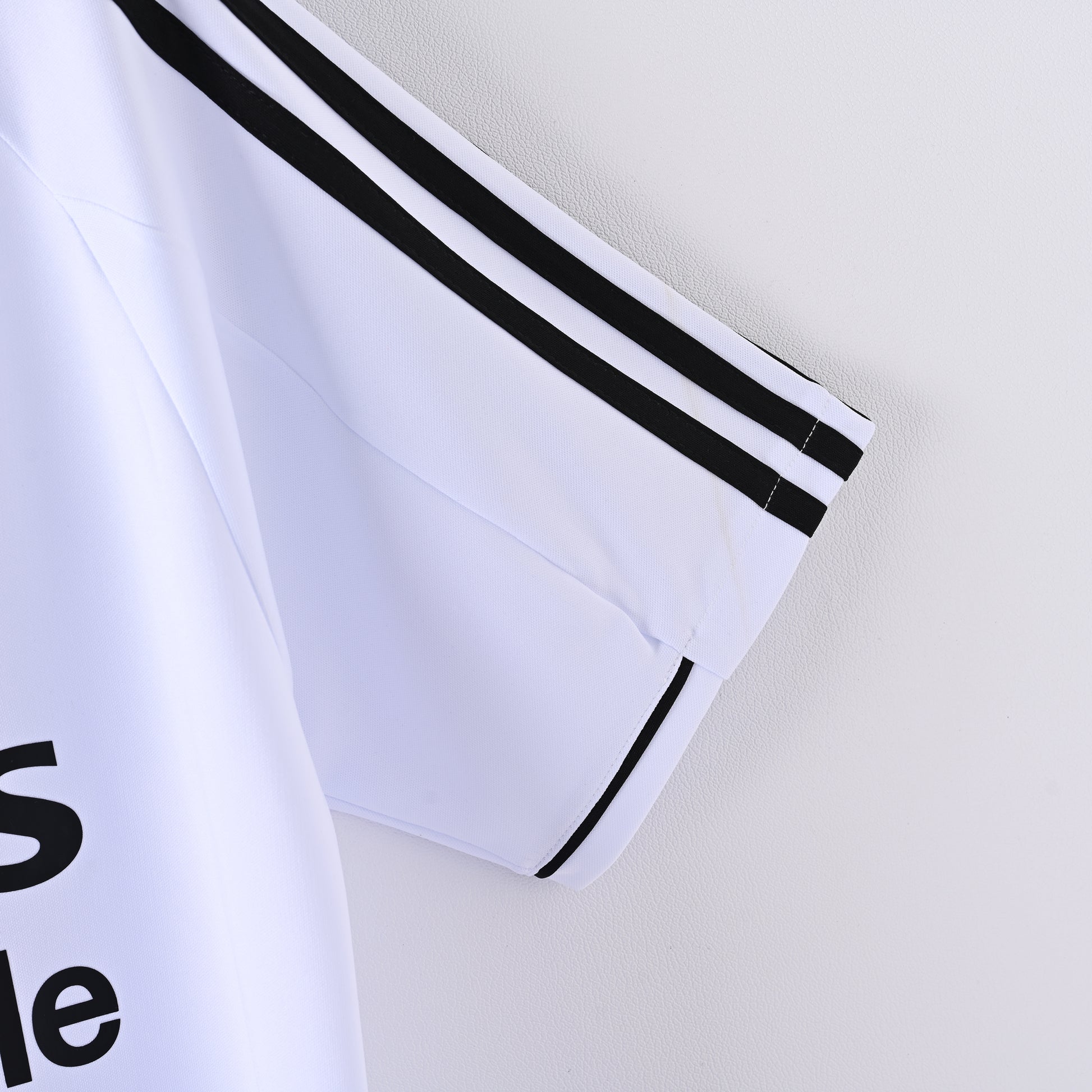 2005-06 Real Madrid Home Kit - Retro Classic Kits