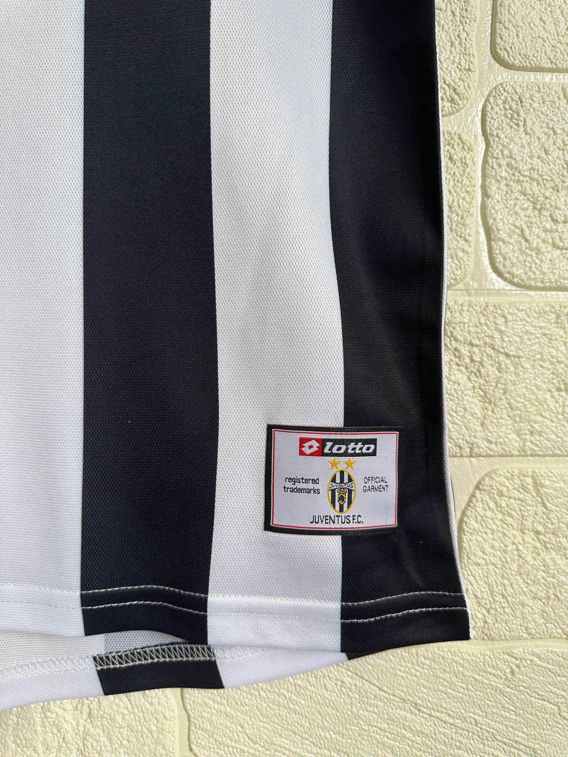 2001-02 Juventus Home Shirt - Retro Classic Kits